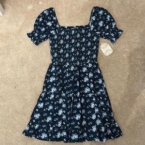 Navy and Blue Floral Smocked Short Sleeve Dress Size Small NWT